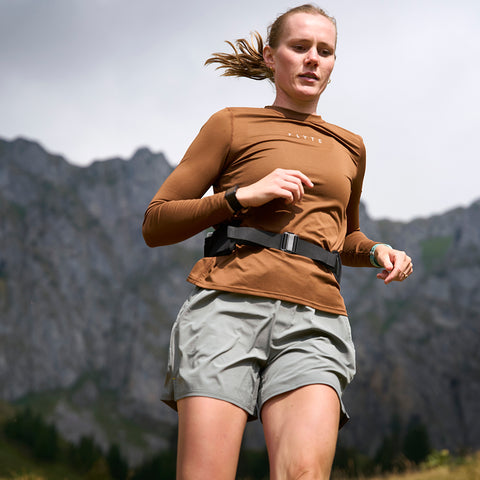 Womens Elpis Core Long Sleeve Running Tee (Emperador)