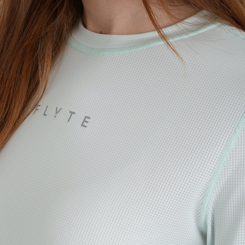 Womens Elpis Core Long Sleeve Running Tee (Morning Mist)