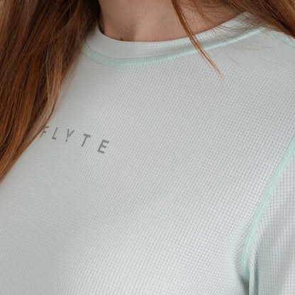 Womens Elpis Core Long Sleeve Running Tee (Morning Mist)